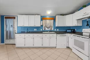 711 10th St, Dickinson, TX 77539 - Photo 15