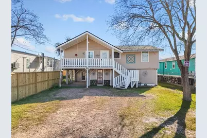 711 10th Street, Dickinson, TX 77539 - Photo 1