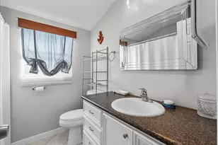 711 10th St, Dickinson, TX 77539 - Photo 9