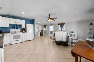 711 10th St, Dickinson, TX 77539 - Photo 17