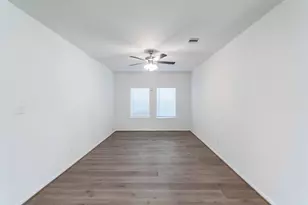 13405 Dalvay Beach Dr, Texas City, TX 77568 - Photo 3