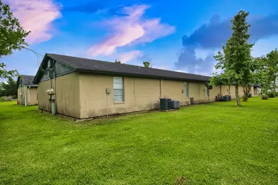 401 E Texas Street, Brazoria, TX 77422 - Photo 17