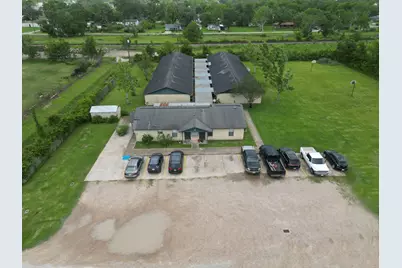 401 E Texas Street, Brazoria, TX 77422 - Photo 1