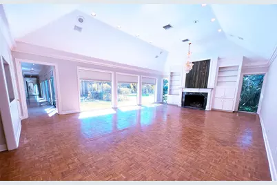 19 Windermere Lane, Houston, TX 77063 - Photo 9