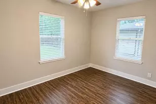 113 E Witcher Ln, Houston, TX 77076 - Photo 9