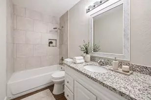 113 E Witcher Ln, Houston, TX 77076 - Photo 5
