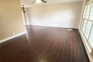 2200 Laurel St, Bay City, TX 77414 - Photo 3