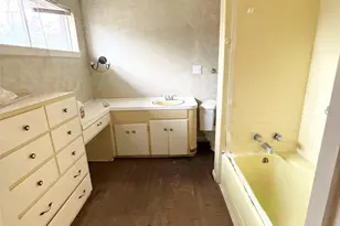 2200 Laurel St, Bay City, TX 77414 - Photo 5