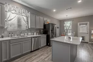 2068 Lost Timbers Dr, Conroe, TX 77304 - Photo 7