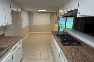 7714 Ashmole Ln, Houston, TX 77088 - Photo 9