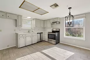 14035 Utopia Dr, Sugar Land, TX 77498 - Photo 13