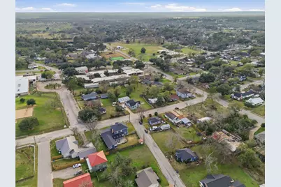 233 S San Antonio Street, Bellville, TX 77418 - Photo 17