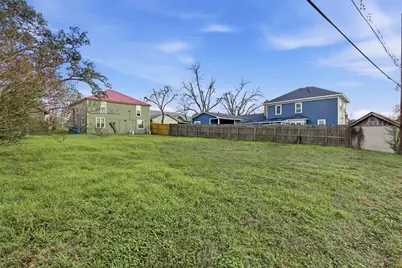 233 S San Antonio Street, Bellville, TX 77418 - Photo 3