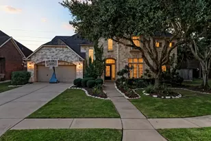 1623 Hill Spring Dr, Sugar Land, TX 77479 - Photo 3