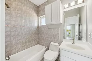 13415 Binnacle Way, Galveston, TX 77554 - Photo 17