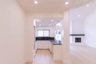 727 Bunker Hill Rd, Houston, TX 77024 - Photo 7