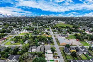 9022 Ferdinand St, Houston, TX 77051 - Photo 25