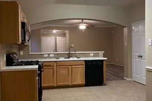 13001 Trail Manor Dr, Pearland, TX 77584 - Photo 5