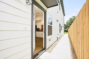 7843 Sunnyhill St, Houston, TX 77088 - Photo 29