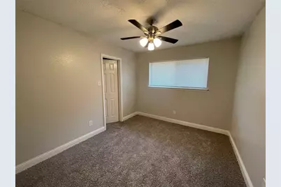 10723 Thorncliff Drive, Humble, TX 77396 - Photo 11