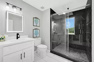 9805 Fabiola Dr, Houston, TX 77075 - Photo 25