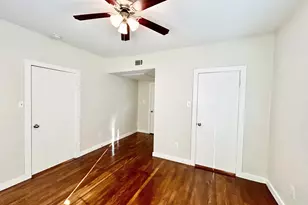 4021 Mandell St, Houston, TX 77006 - Photo 9