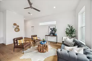 7702 Sky Dweller Dr, Houston, TX 77055 - Photo 15