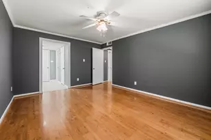 7575 Katy Fwy, Houston, TX 77024 - Photo 11