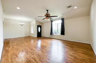 330 E Edgebrook Dr, Houston, TX 77034 - Photo 21