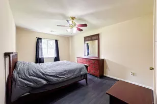 330 E Edgebrook Dr, Houston, TX 77034 - Photo 15