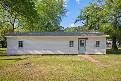 113 W Linn Street, Huntington, TX 75949 - Photo 1