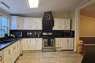 201 Brittany Ln, Cleveland, TX 77328 - Photo 17