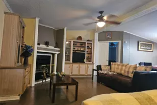 201 Brittany Ln, Cleveland, TX 77328 - Photo 9