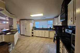 201 Brittany Ln, Cleveland, TX 77328 - Photo 15