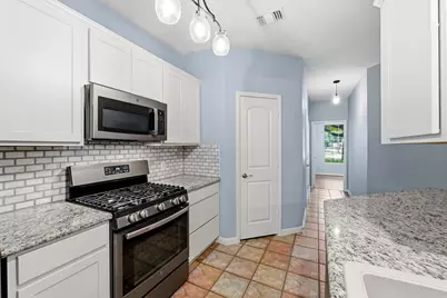 10407 Twin Oak Drive, Conroe, TX 77385 - Photo 13