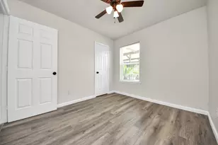 5111 Willow Glen Dr, Houston, TX 77033 - Photo 23