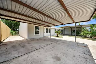 5111 Willow Glen Dr, Houston, TX 77033 - Photo 5