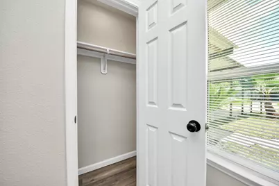 5111 Willow Glen Drive, Houston, TX 77033 - Photo 25