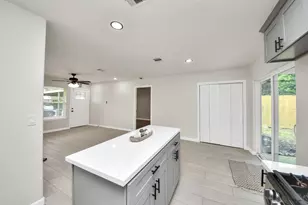 5111 Willow Glen Dr, Houston, TX 77033 - Photo 17