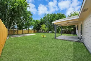 5111 Willow Glen Dr, Houston, TX 77033 - Photo 33