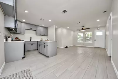 5111 Willow Glen Drive, Houston, TX 77033 - Photo 13