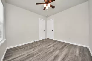 5111 Willow Glen Dr, Houston, TX 77033 - Photo 25