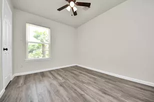 5111 Willow Glen Dr, Houston, TX 77033 - Photo 23