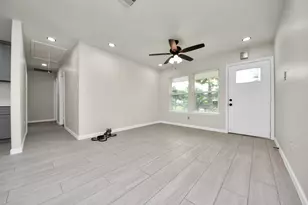 5111 Willow Glen Dr, Houston, TX 77033 - Photo 11