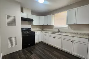 138 W Marion, Clute, TX 77531 - Photo 15