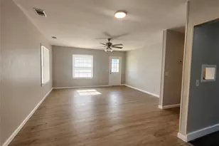 138 W Marion, Clute, TX 77531 - Photo 17