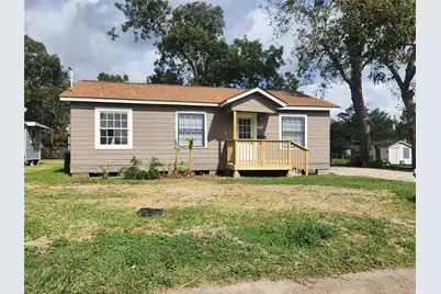 138 W Marion, Clute, TX 77531 - Photo 1