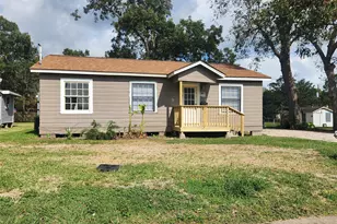 138 W Marion, Clute, TX 77531 - Photo 1