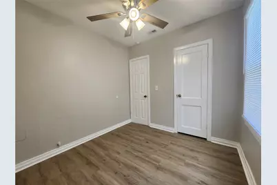 138 W Marion, Clute, TX 77531 - Photo 9