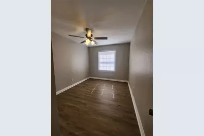 138 W Marion, Clute, TX 77531 - Photo 3